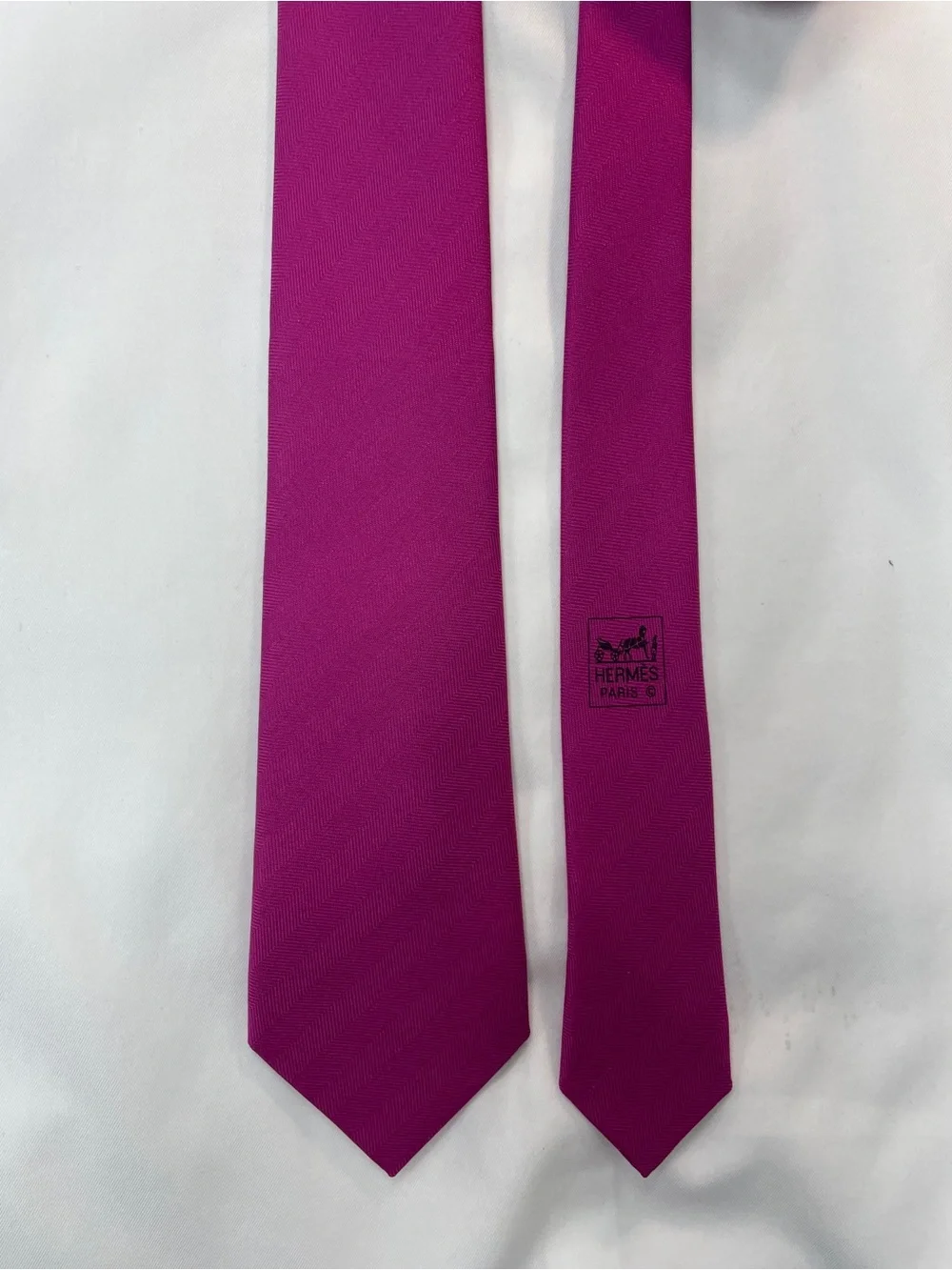 Hermes 100% Silk Men’s Tie Pink “Chevron” Silk Tie 153623 PA - Picture 3 of 8